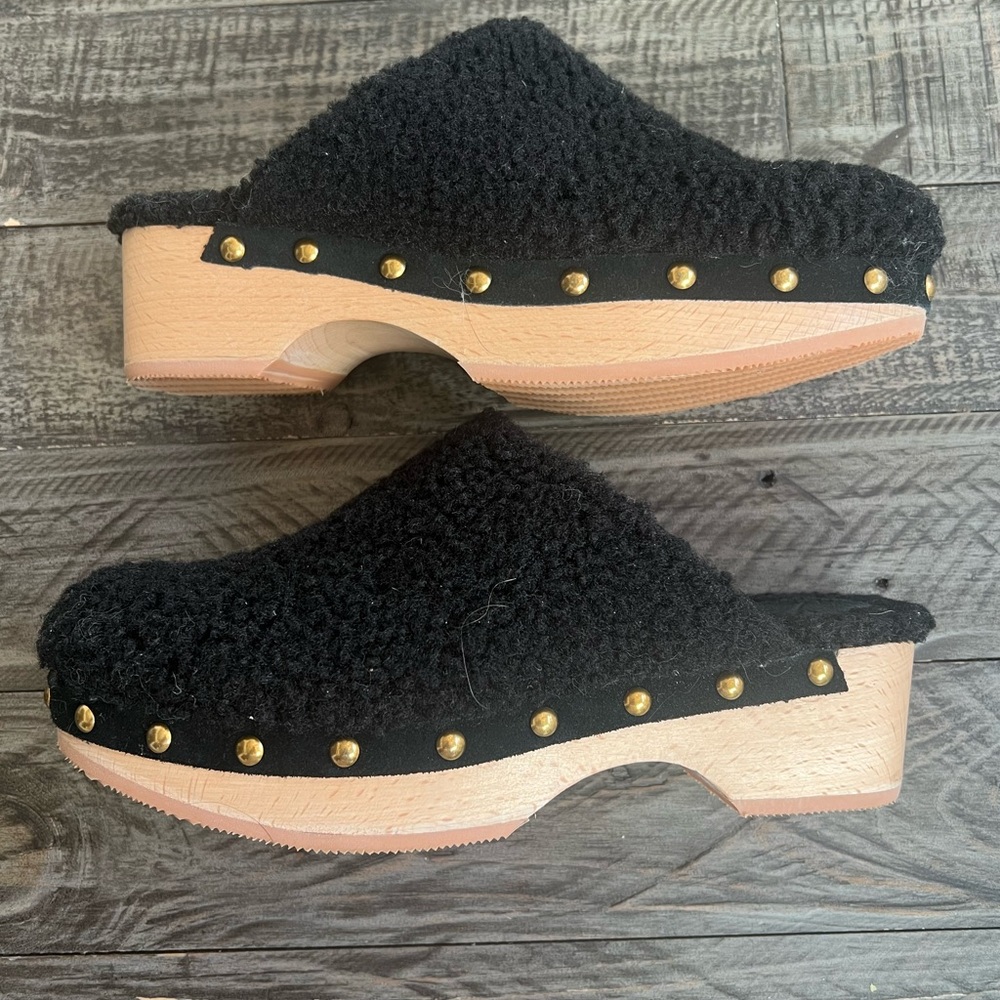 J. Crew Black and Tan Studded Mules faux black Sherpa 7.5 NEW